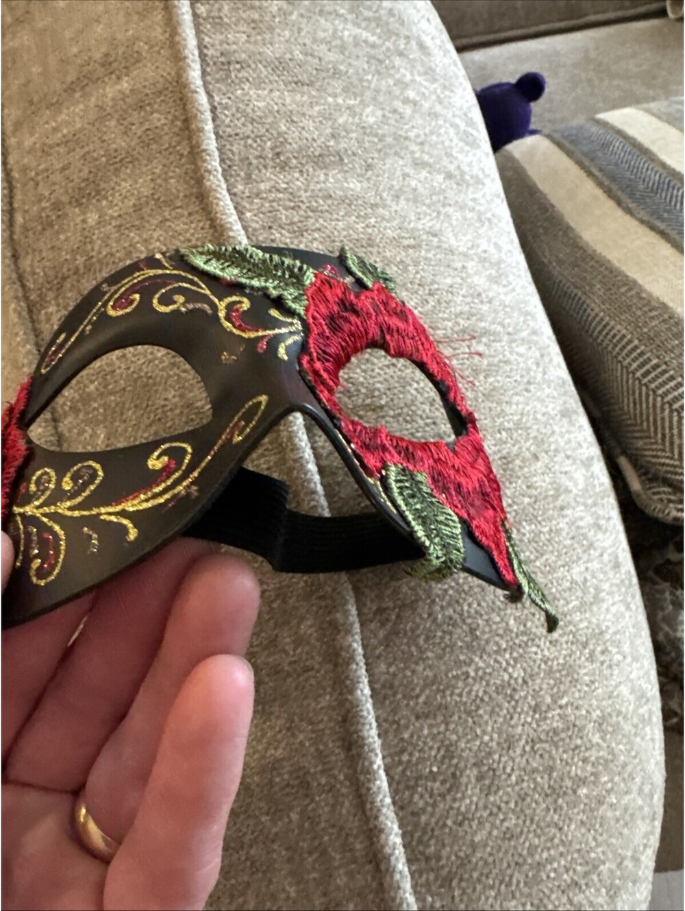 Masquerade Mask Roses - Picture 9 of 9